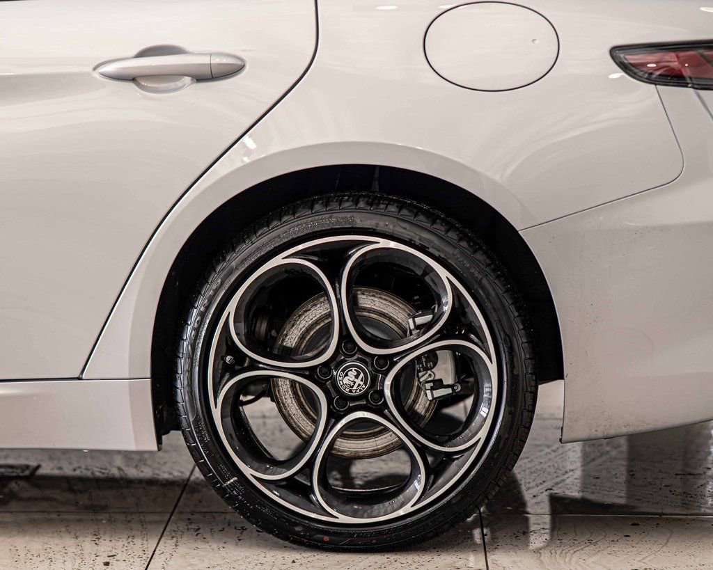 New 2025 Alfa Romeo Giulia AWD w/ Driving Assist Package image 7
