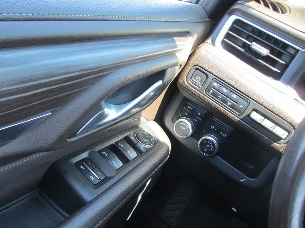 Used 2022 GMC Yukon Denali AWD/4WD image 30