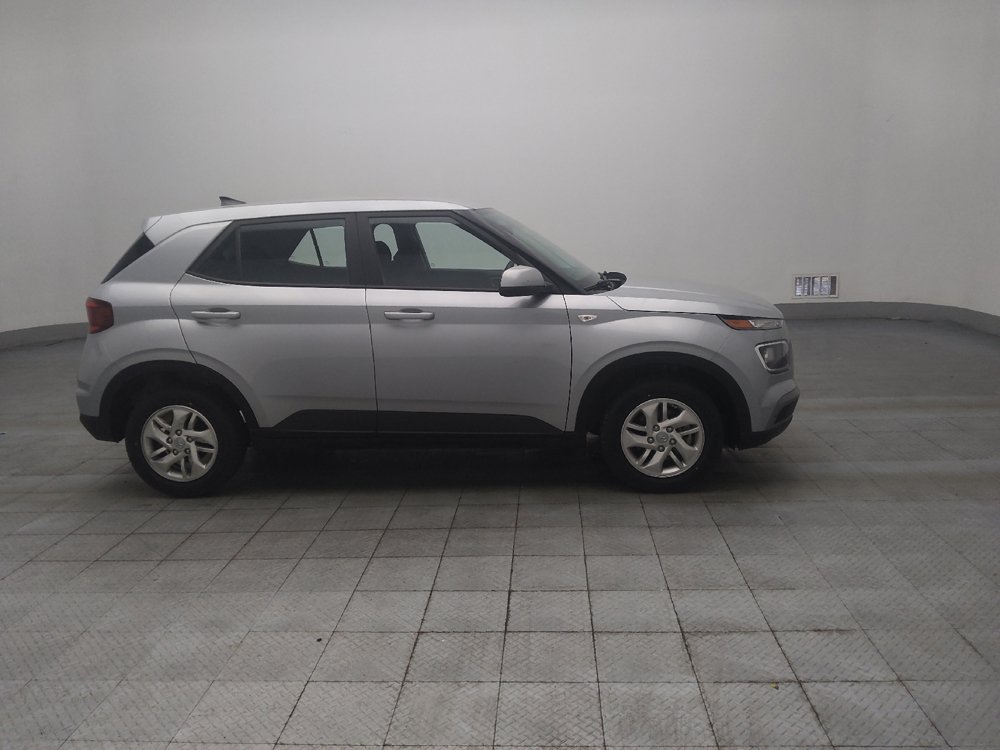 Used 2021 Hyundai Venue SE FWD image 11