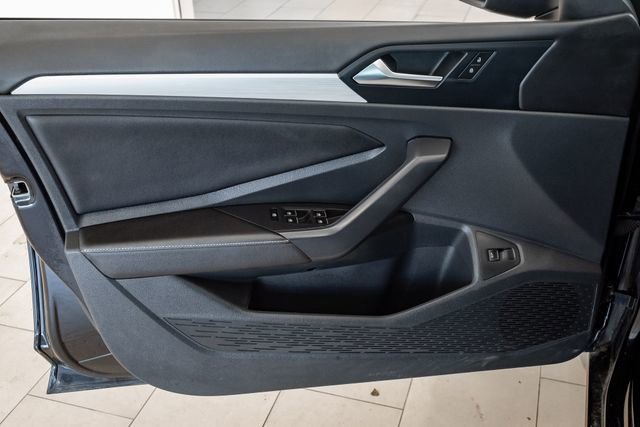 Used 2025 Volkswagen Jetta Sport image 8