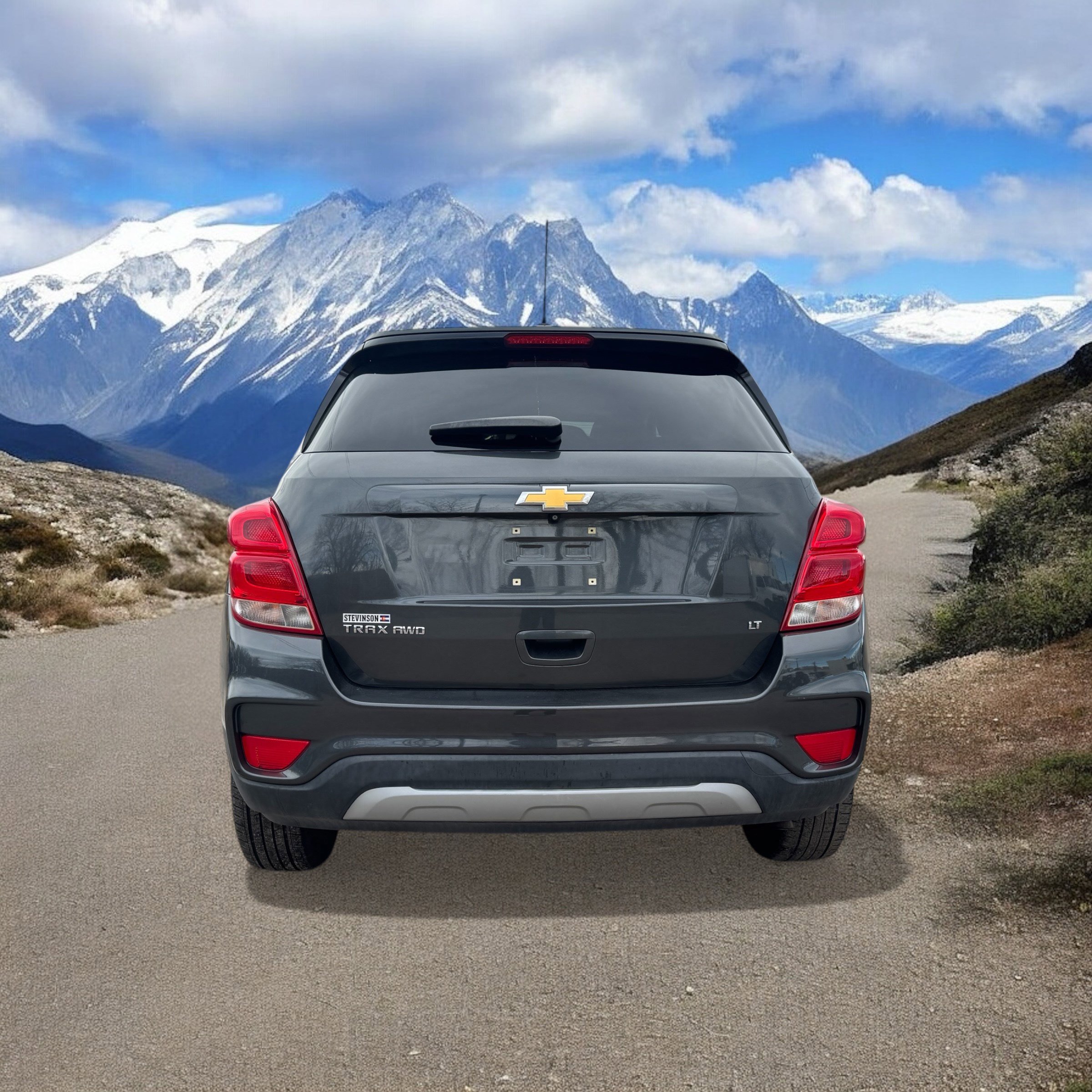 Used 2018 Chevrolet Trax LT w/ LT Convenience Package image 4