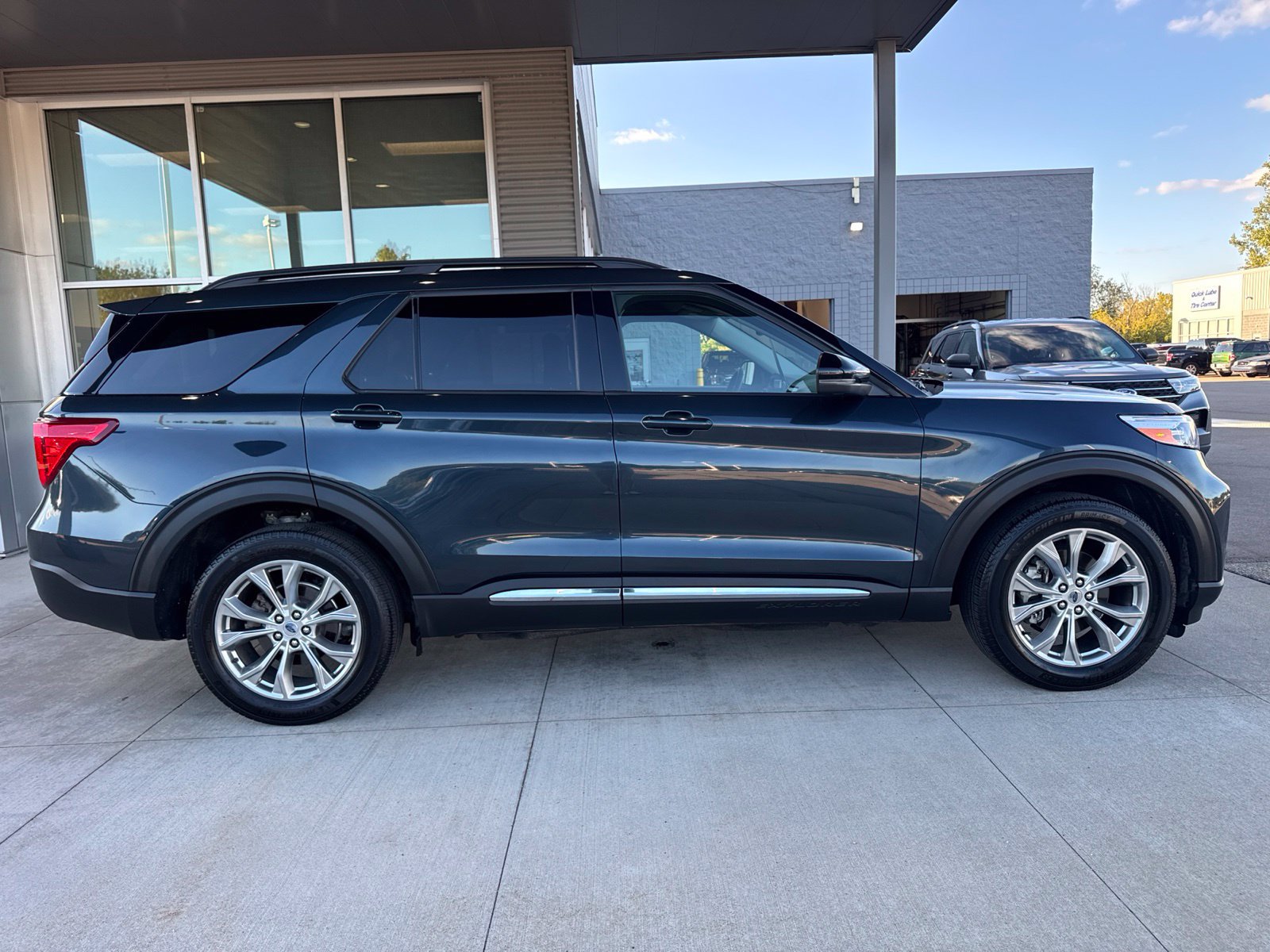 Certified 2024 Ford Explorer XLT w/ Equipment Group 202A AWD/4WD image 9