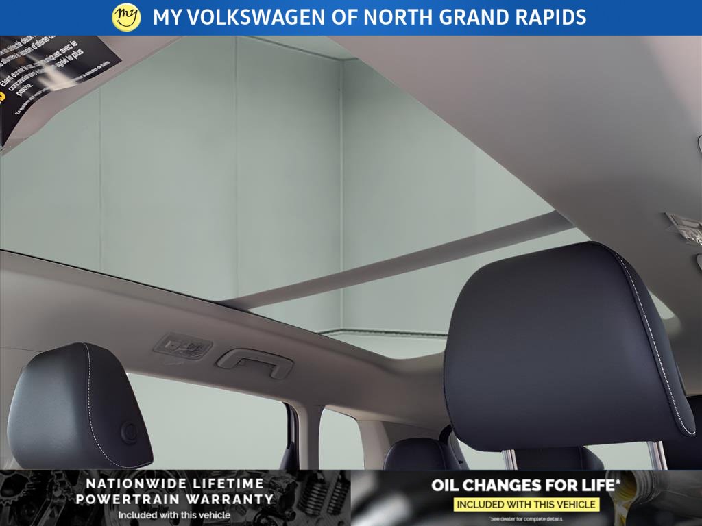 New 2025 Volkswagen Taos SE image 14