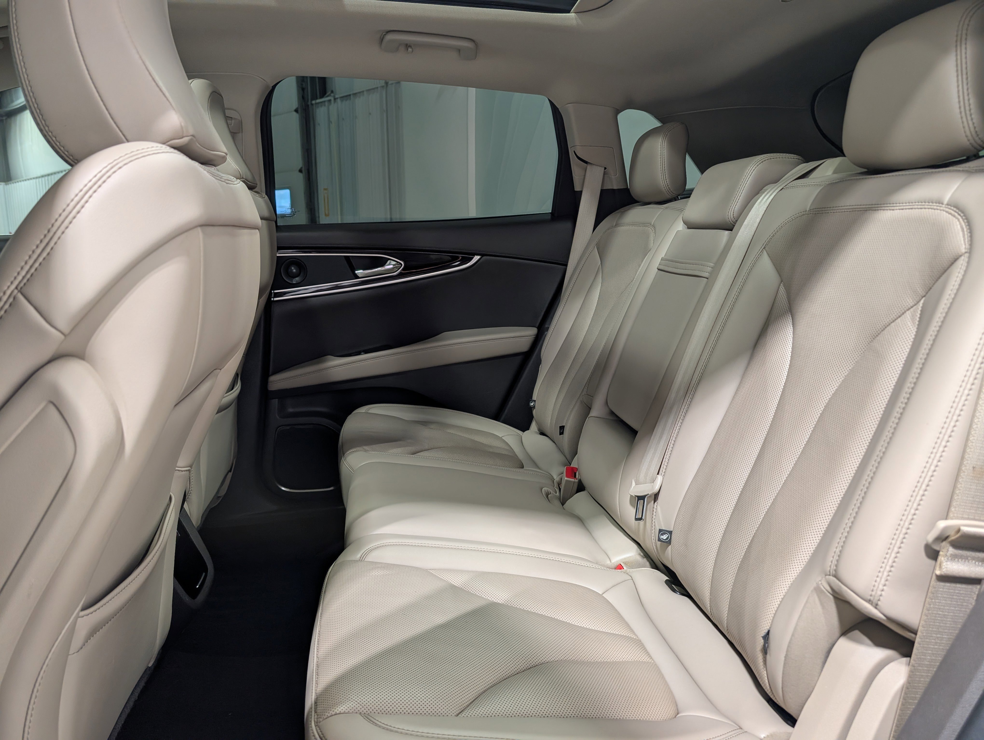 Used 2021 Lincoln Nautilus Reserve w/ Cargo Utility Package image 15