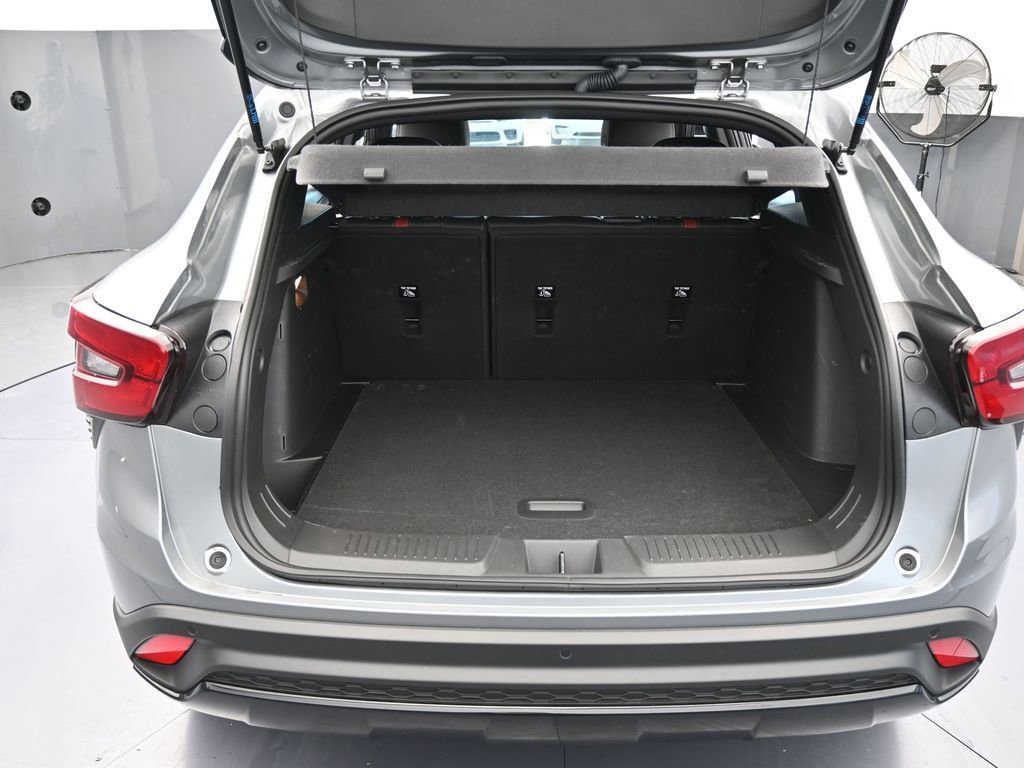 Used 2024 Chevrolet Trax RS w/ Sunroof Package image 40