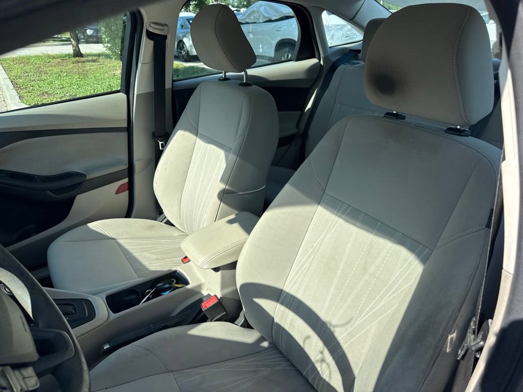 Used 2015 Ford Focus SE w/ Reverse Sensing Package FWD image 10