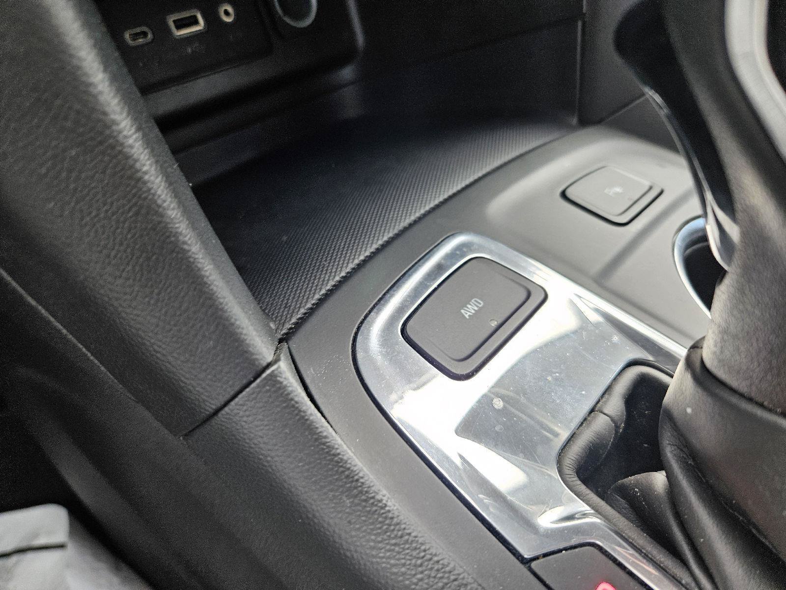 Used 2022 Chevrolet Equinox LT AWD/4WD image 12