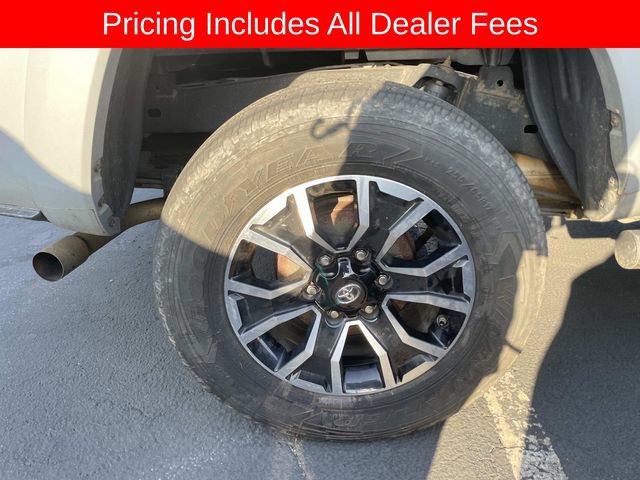 Used 2020 Toyota Tacoma TRD Sport AWD/4WD image 9