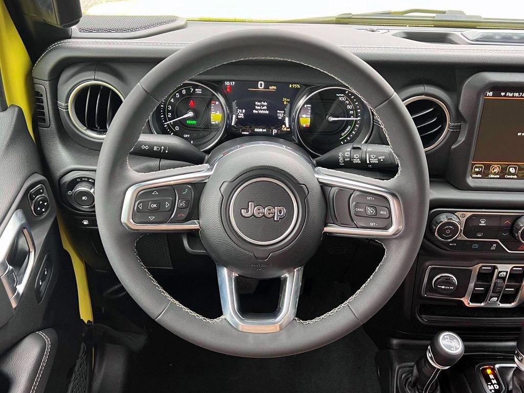 Used 2023 Jeep Wrangler Unlimited Sahara image 13