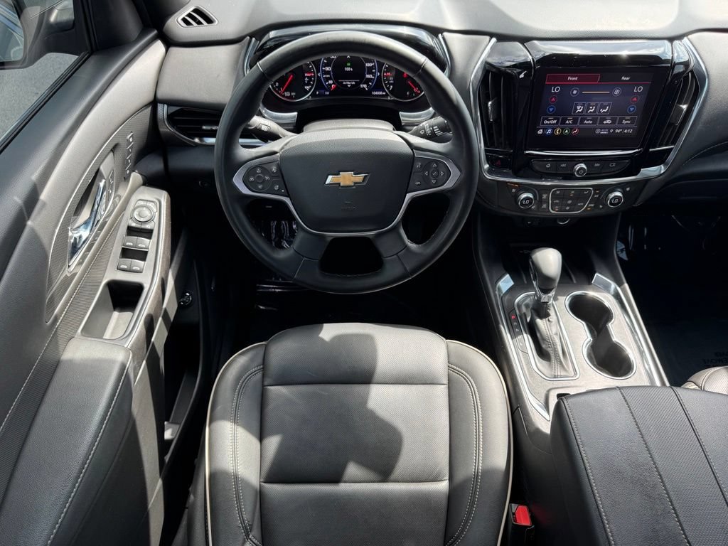 Used 2023 Chevrolet Traverse Premier FWD image 17