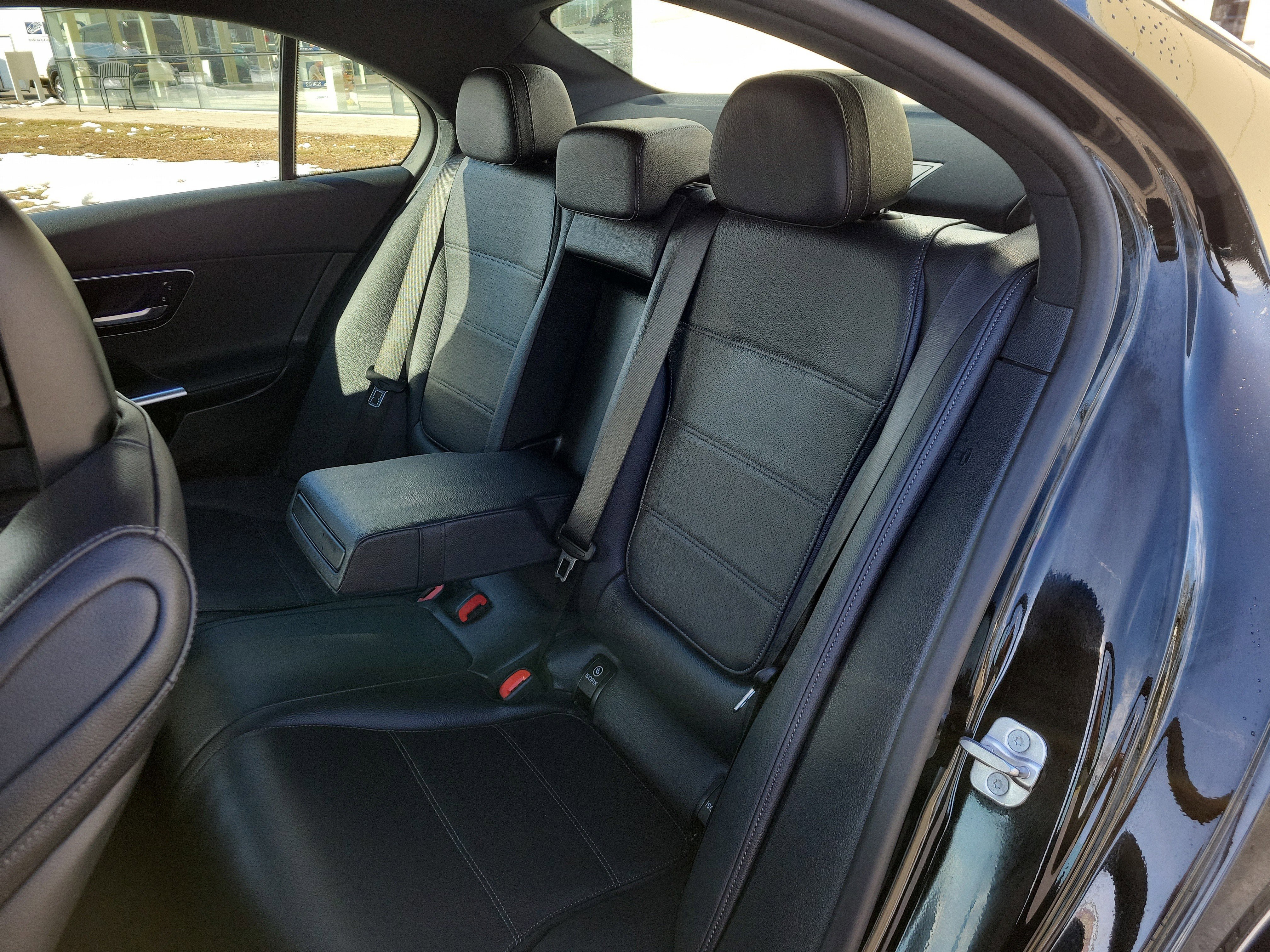 Used 2025 Mercedes-Benz C 300 4MATIC Sedan image 28