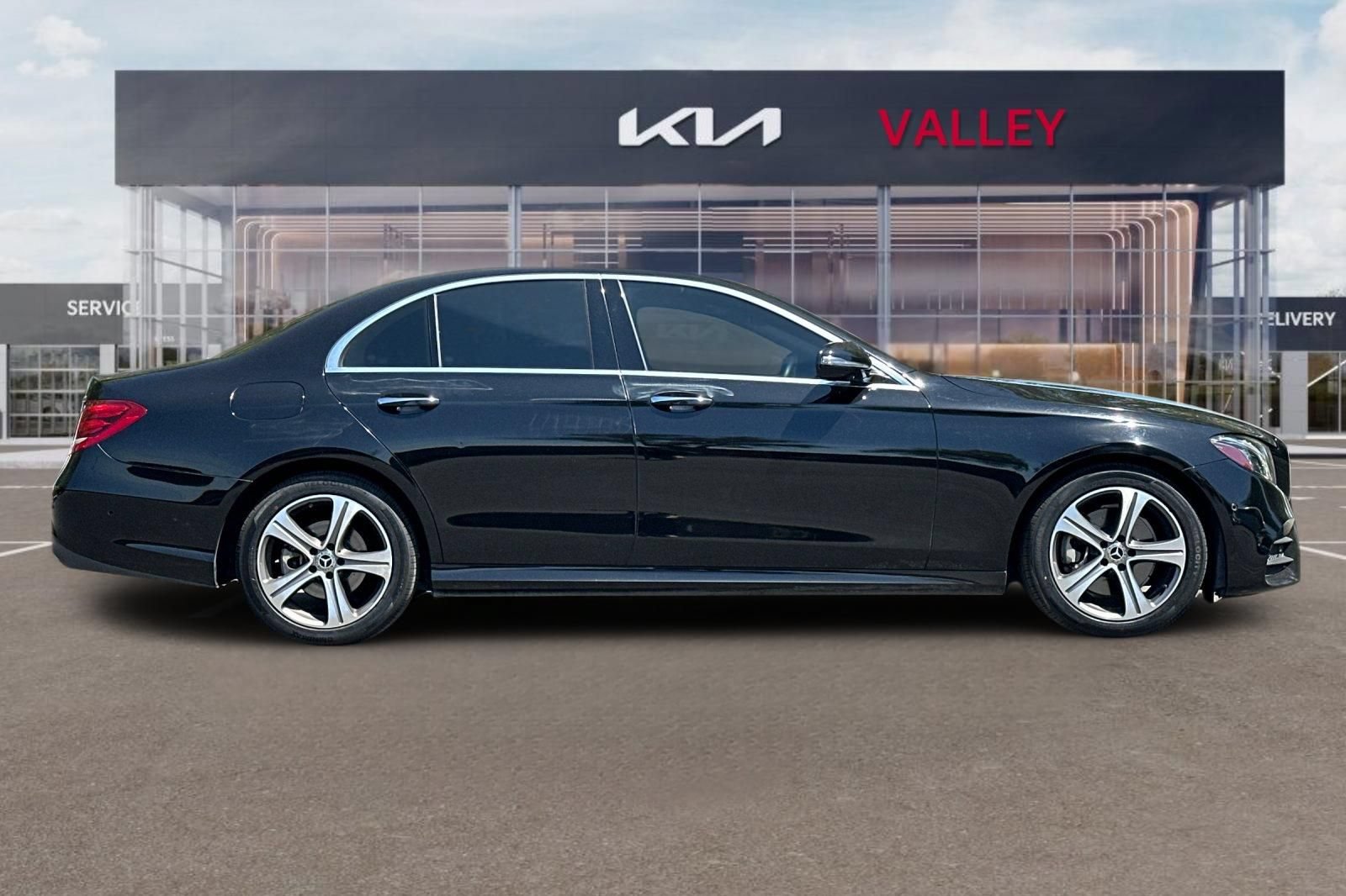 Used 2019 Mercedes-Benz E 300 w/ Premium 1 Package image 3