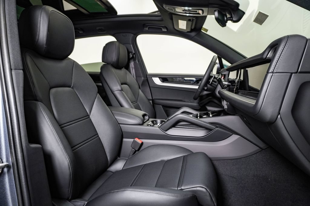 New 2026 Porsche Cayenne S AWD/4WD image 15