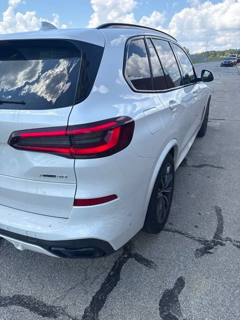 Used 2022 BMW X5 xDrive40i w/ M Sport Package AWD/4WD image 7