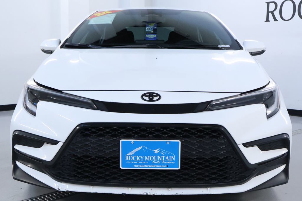 Used 2024 Toyota Corolla SE image 2