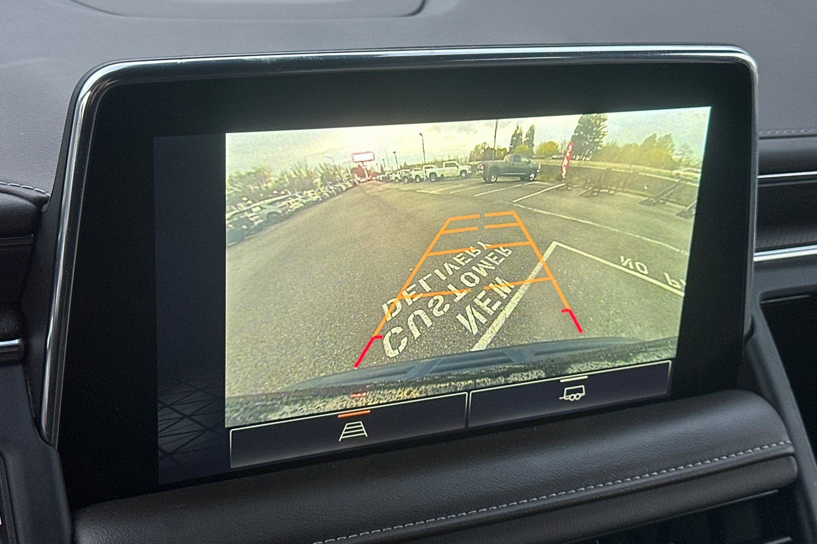 Used 2023 GMC Yukon SLT image 24