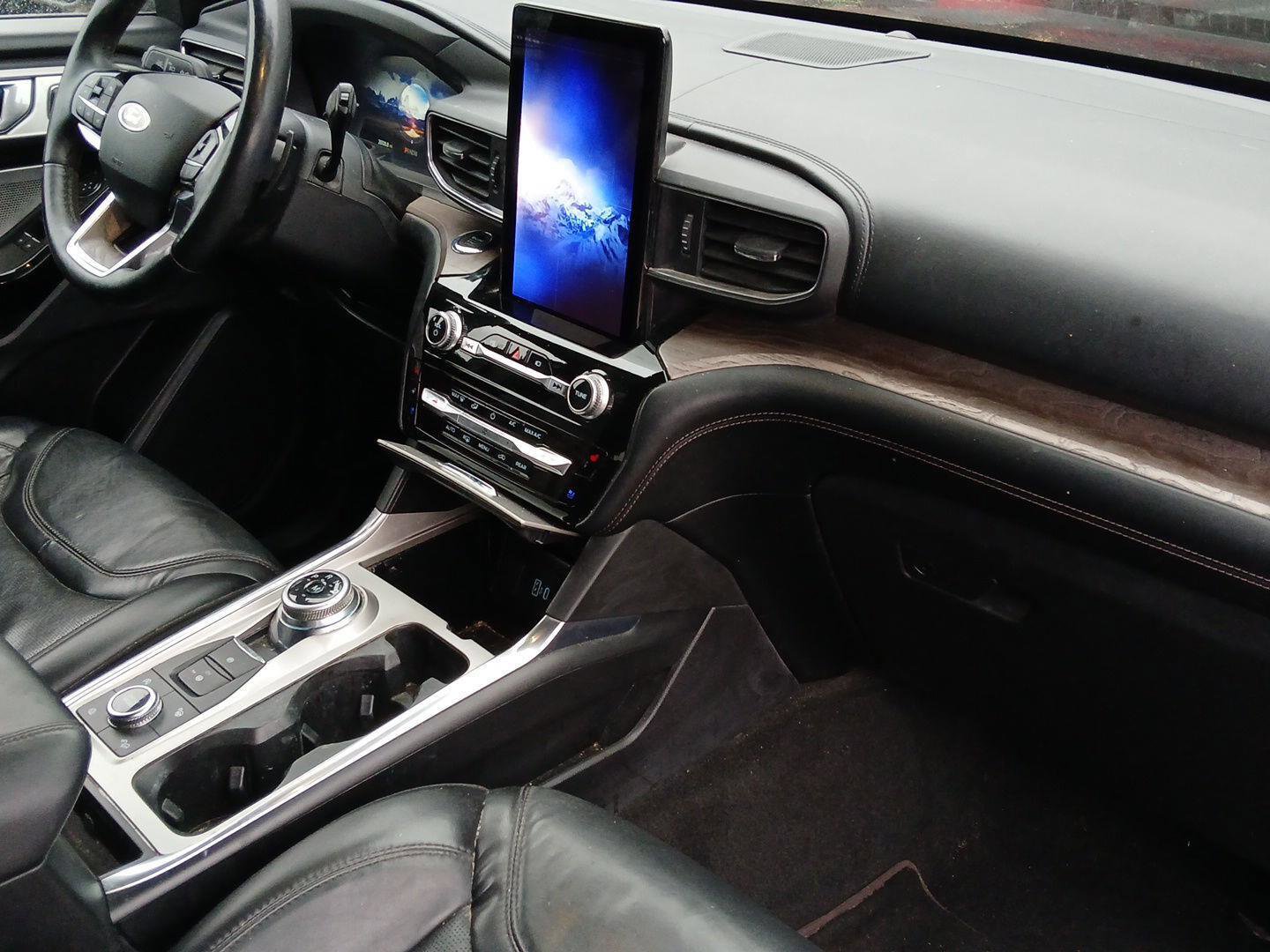 Used 2021 Ford Explorer Platinum w/ Equipment Group 601A image 12