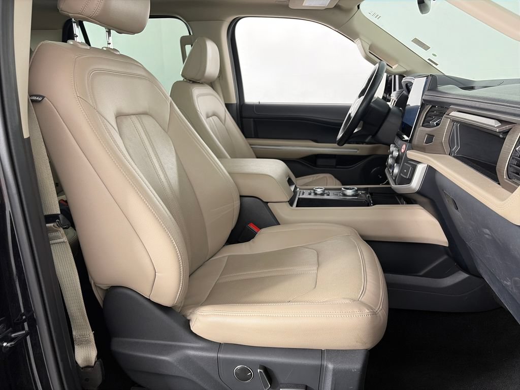 Used 2023 Ford Expedition Limited AWD/4WD image 32