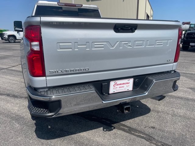 Used 2022 Chevrolet Silverado 2500 LTZ w/ LTZ Convenience Package AWD/4WD image 12