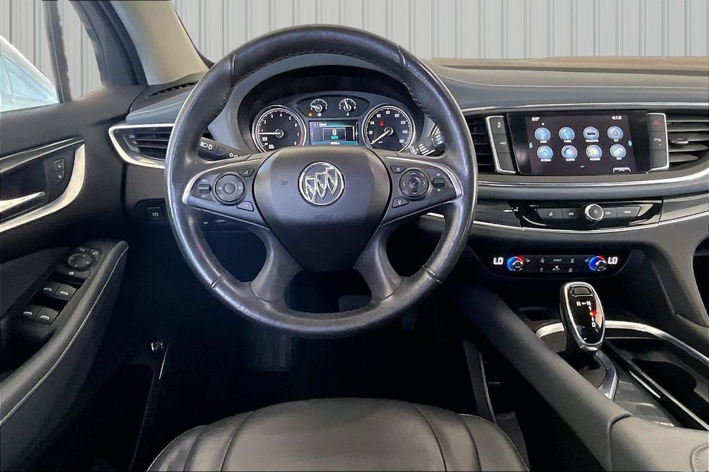 Used 2018 Buick Enclave Essence AWD/4WD image 2
