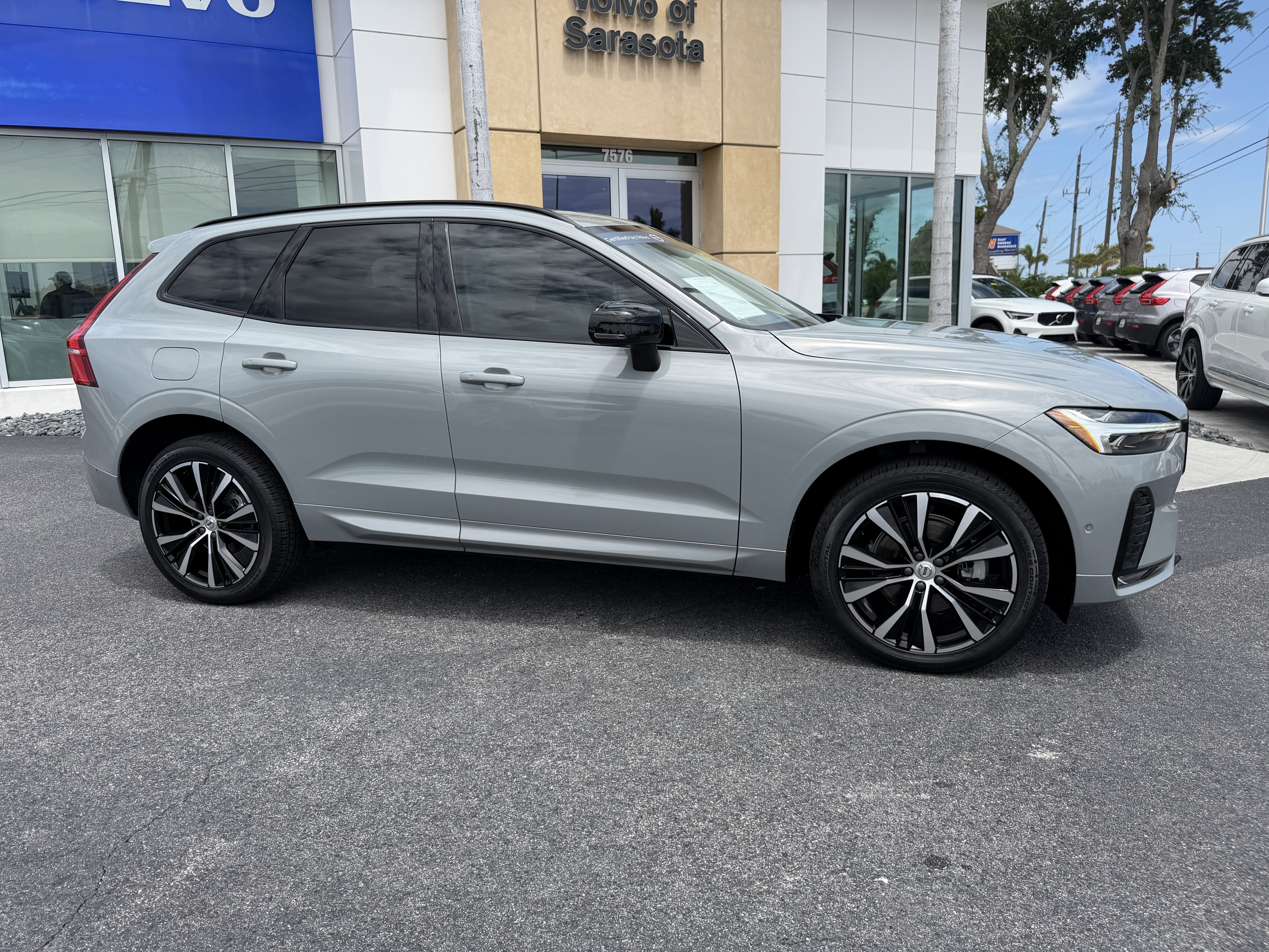 Certified 2024 Volvo XC60 B5 Plus w/ Protection Package Premier AWD/4WD video 1