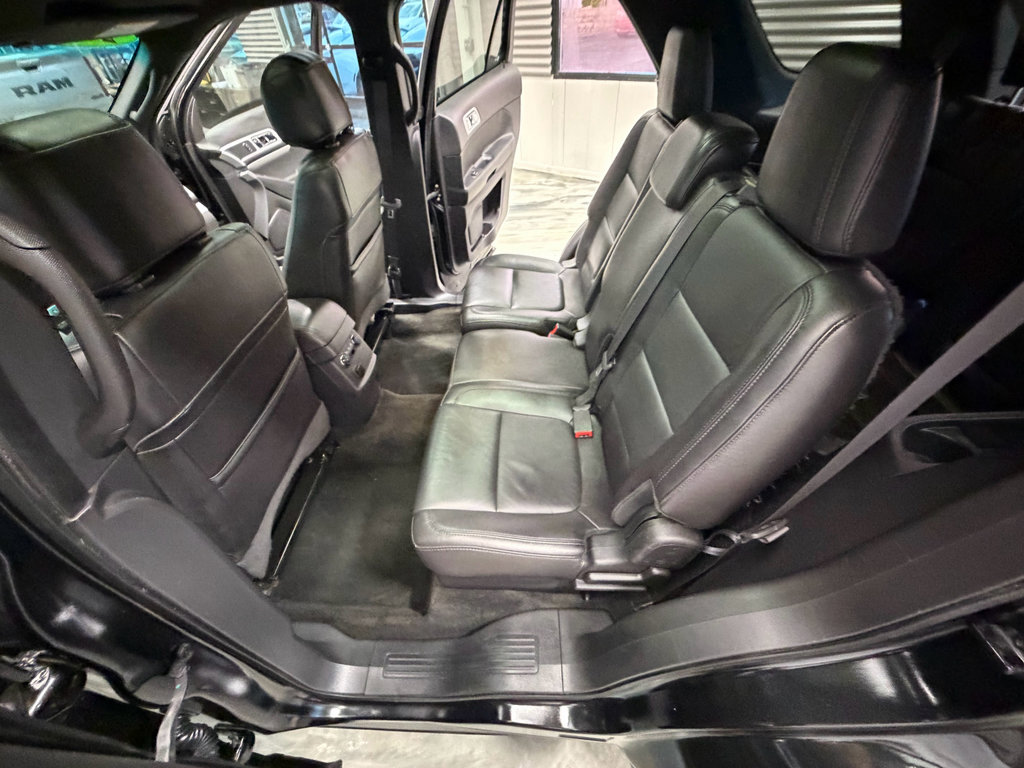 Used 2015 Ford Explorer XLT w/ Equipment Group 202A AWD/4WD image 53