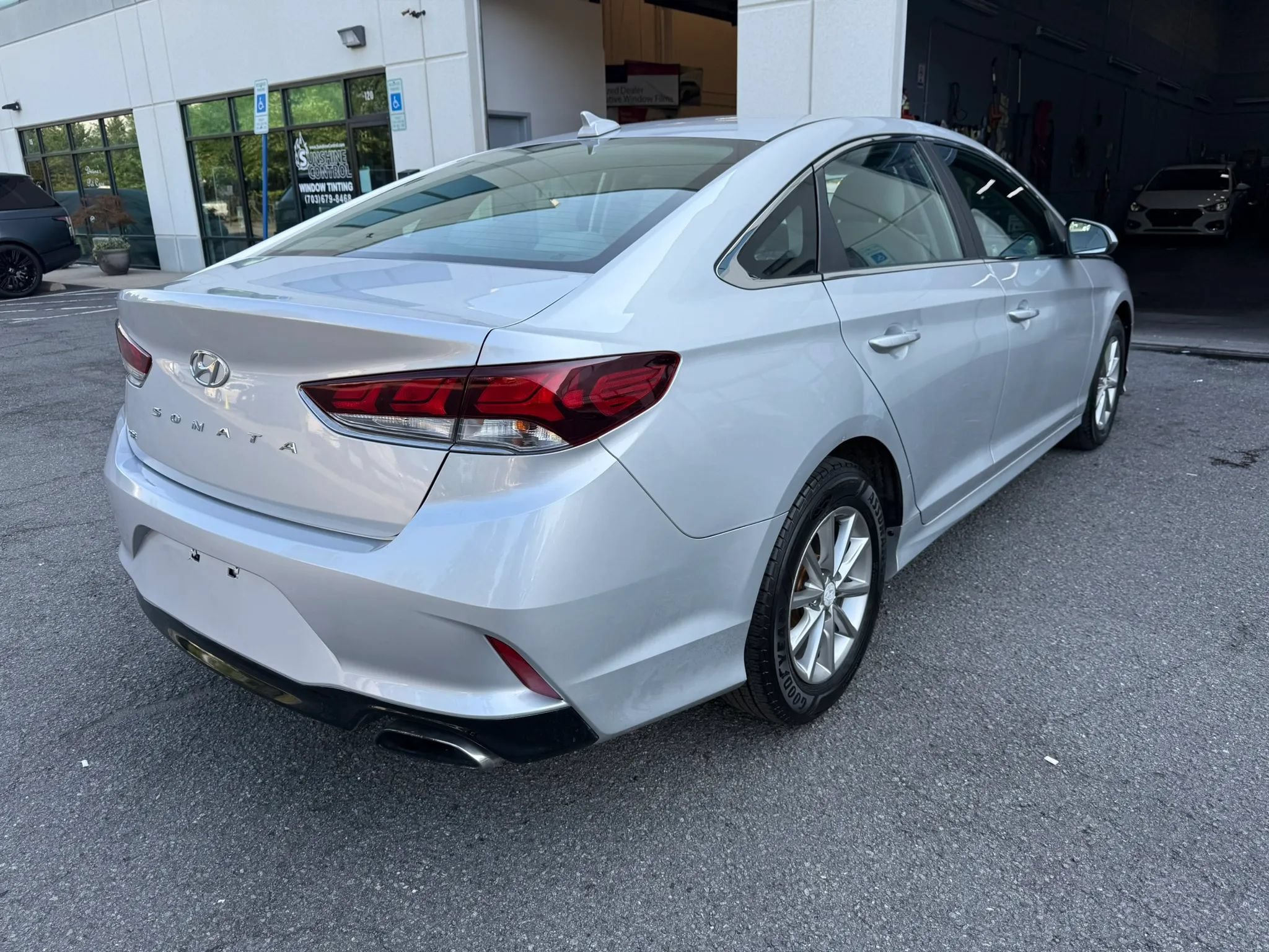 Used 2018 Hyundai Sonata SE FWD image 12