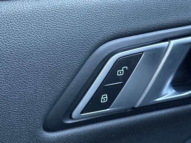 Used 2021 BMW 330i xDrive Sedan w/ Convenience Package image 14