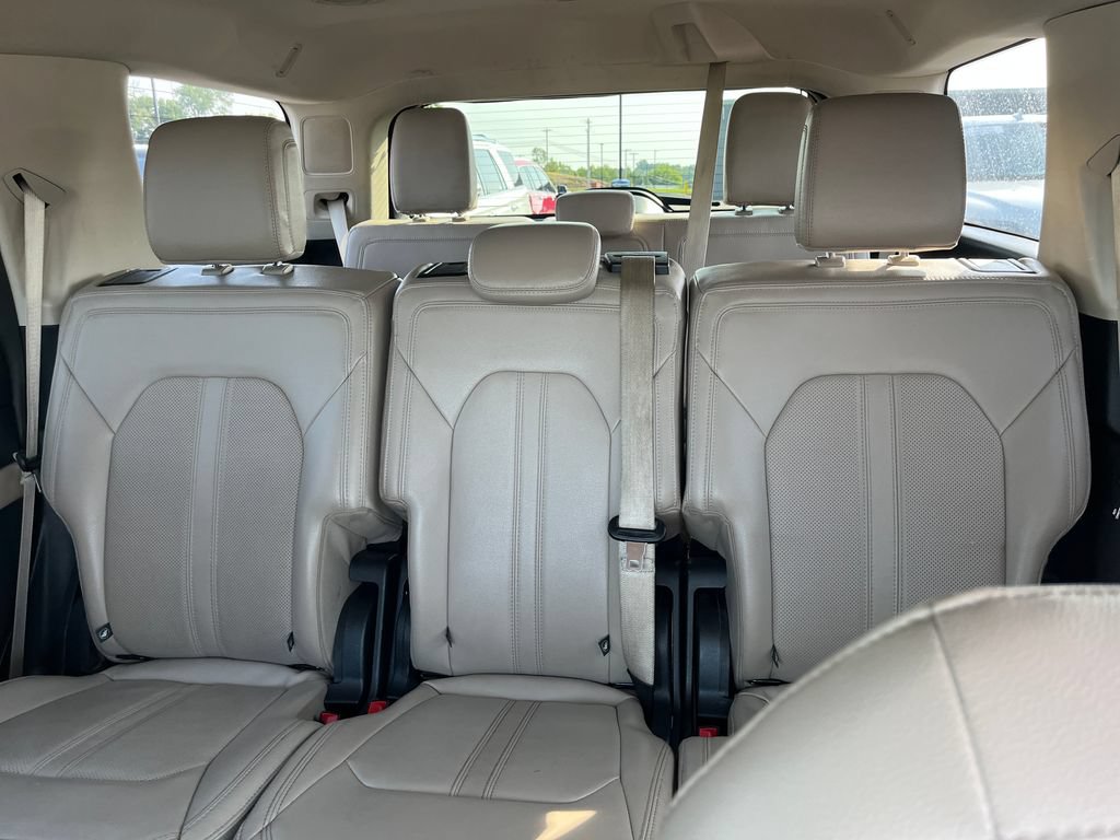 Used 2022 Ford Expedition Limited AWD/4WD image 13