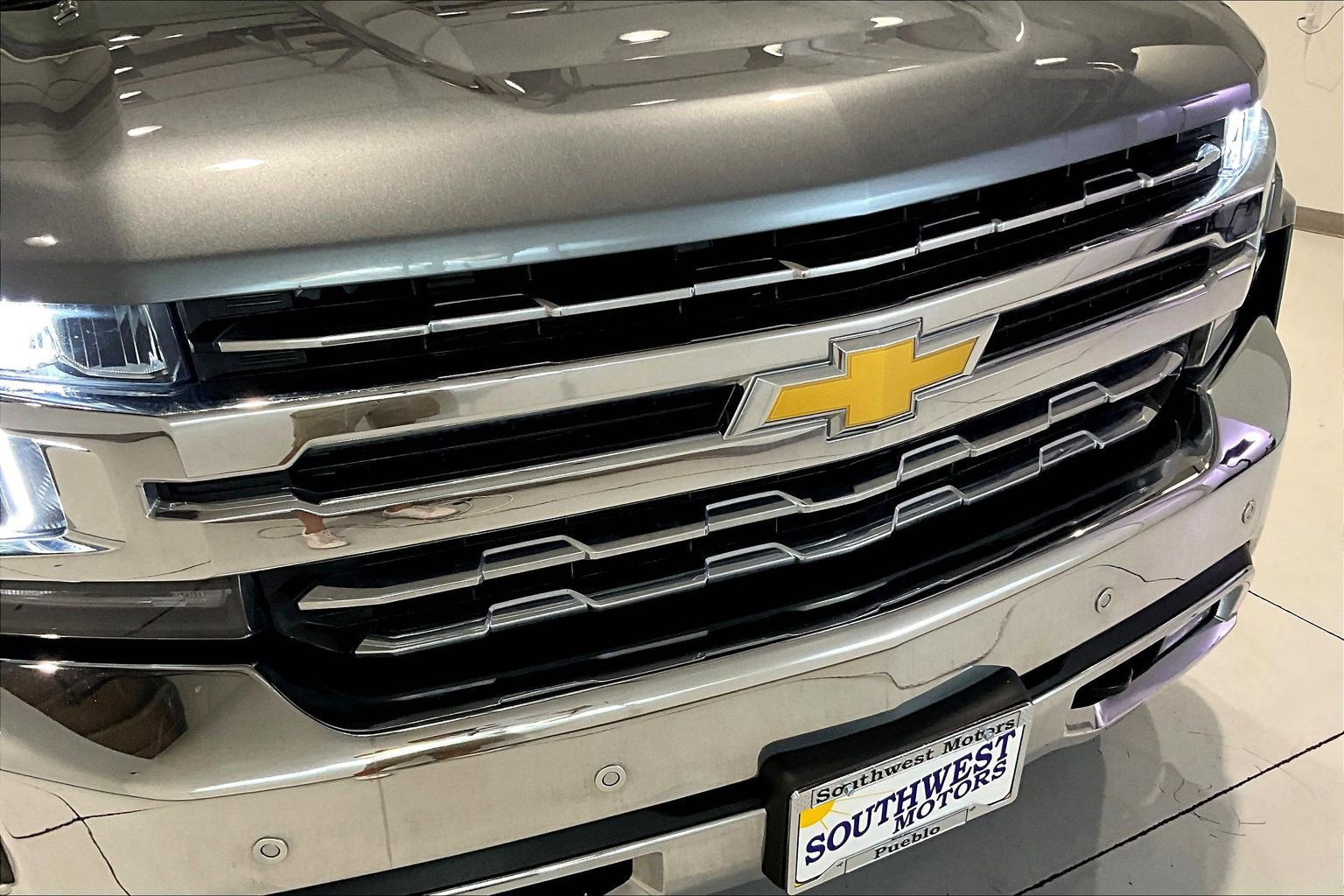 Used 2022 Chevrolet Silverado 1500 LTZ w/ LTZ Premium Package AWD/4WD image 35