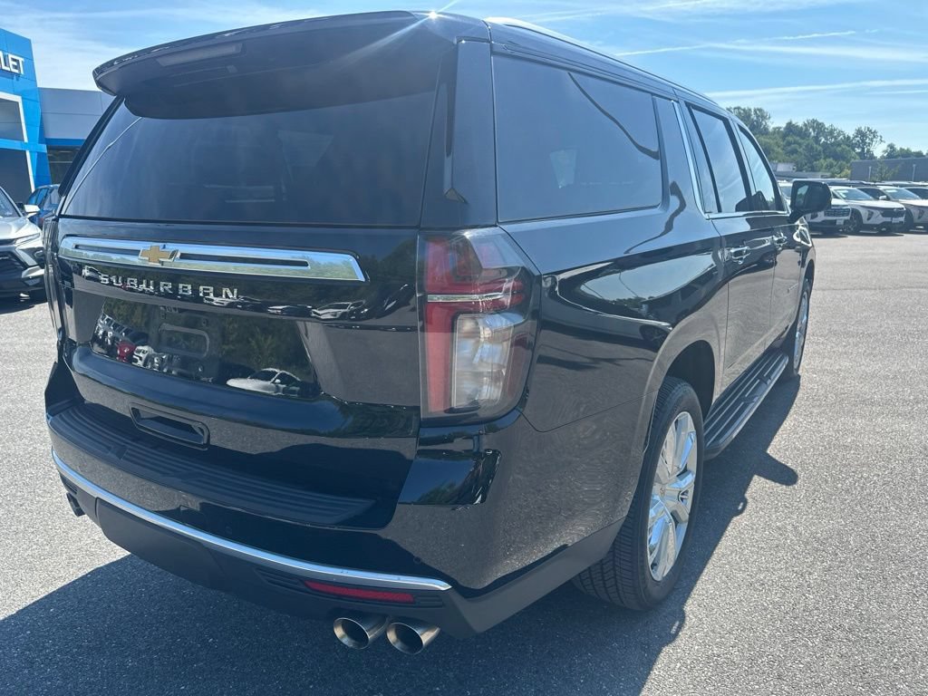 Used 2024 Chevrolet Suburban High Country w/ Advanced Technology Package AWD/4WD image 5