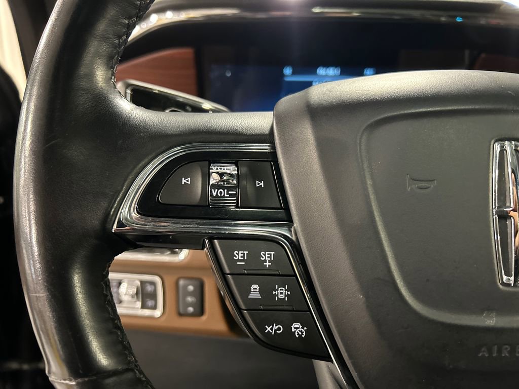 Certified 2023 Lincoln Navigator Reserve AWD/4WD image 10