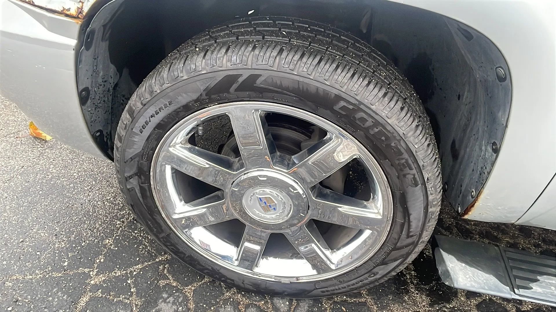 Used 2011 Cadillac Escalade EXT Premium image 10