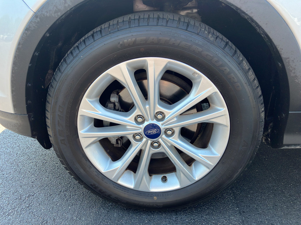 Used 2018 Ford Escape SE FWD image 11