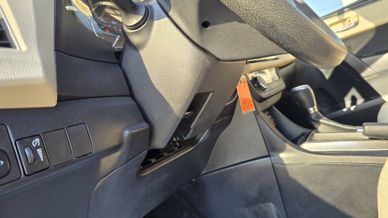 Used 2015 Toyota Corolla LE FWD image 38