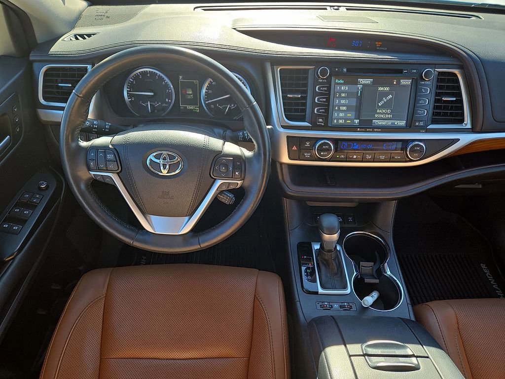 Used 2017 Toyota Highlander Limited image 19