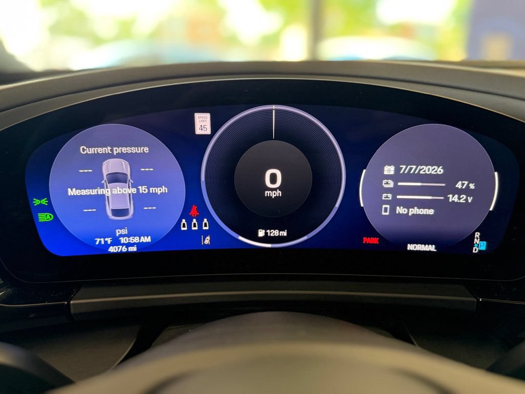 Used 2025 Porsche Macan Electric RWD image 26