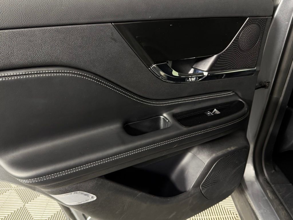 Used 2024 Lincoln Corsair Reserve w/ Equipment Group 201A image 26