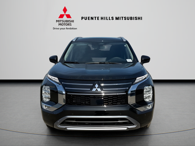 New 2026 Mitsubishi Outlander SEL FWD image 2