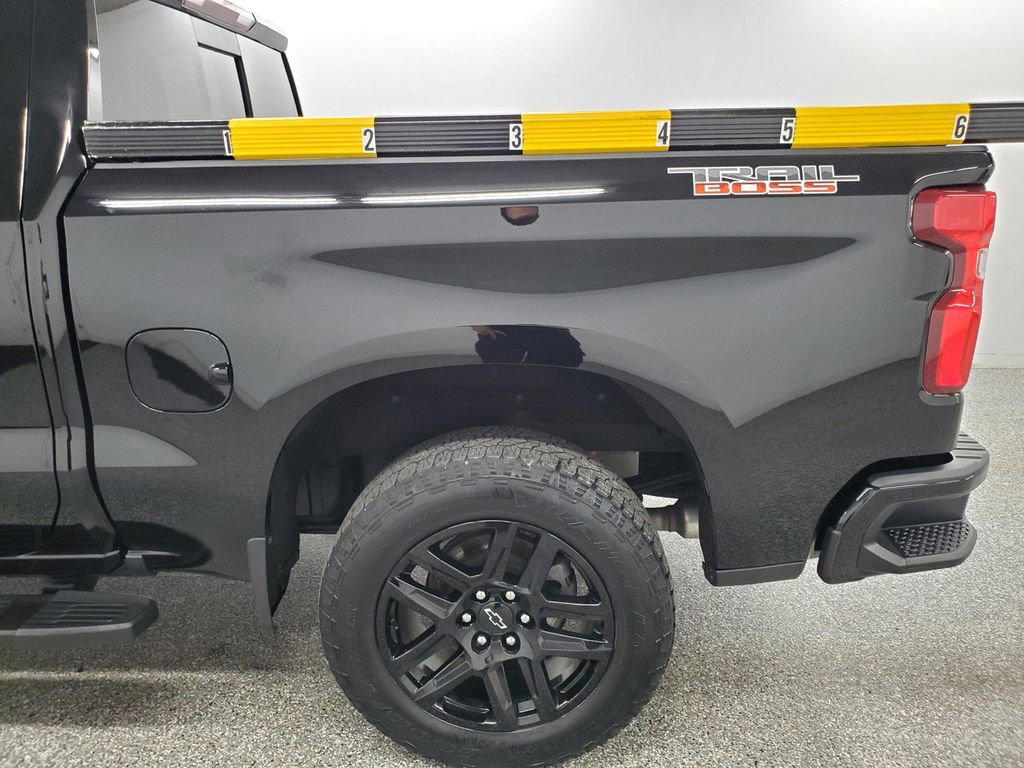 Used 2022 Chevrolet Silverado 1500 LT Trail Boss w/ LT Trail Boss Premium Package image 8