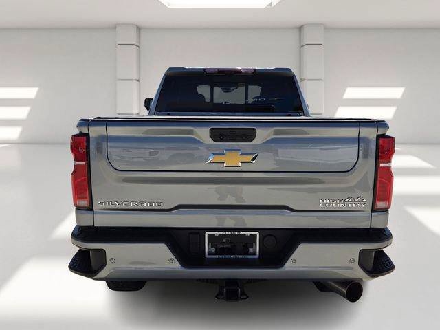 Used 2025 Chevrolet Silverado 2500 High Country w/ Technology Package AWD/4WD image 4
