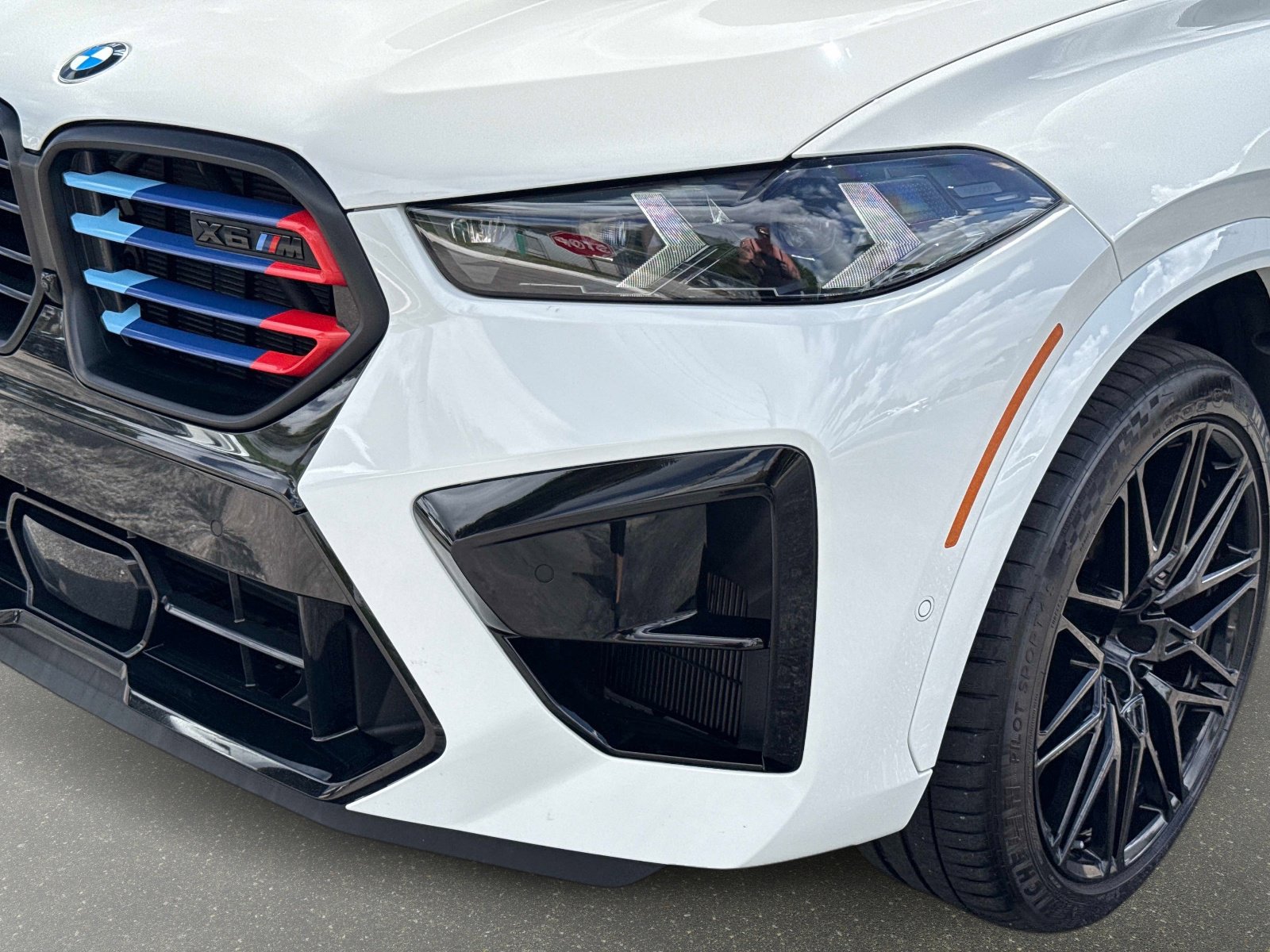 Used 2024 BMW X6 M Competition image 11