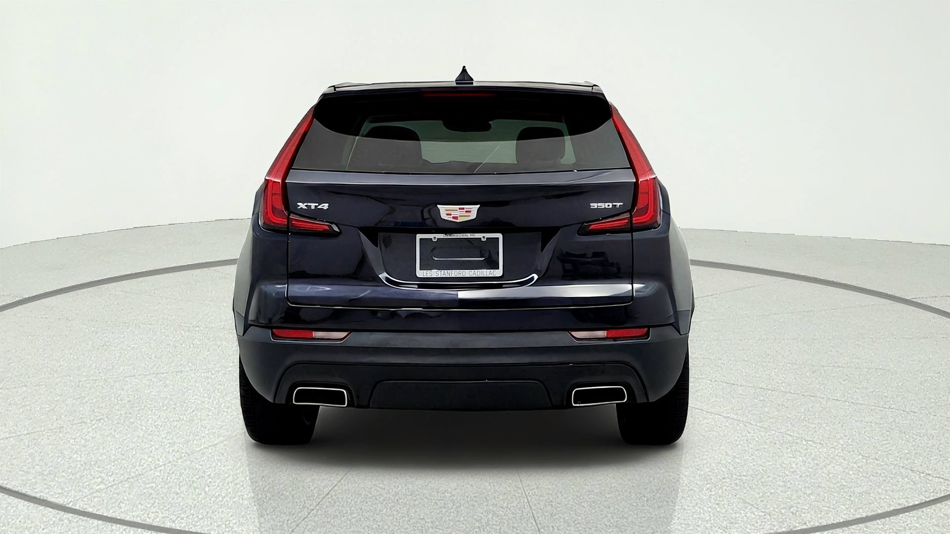 Certified 2023 Cadillac XT4 Luxury w/ Cold Weather Package FWD image 4