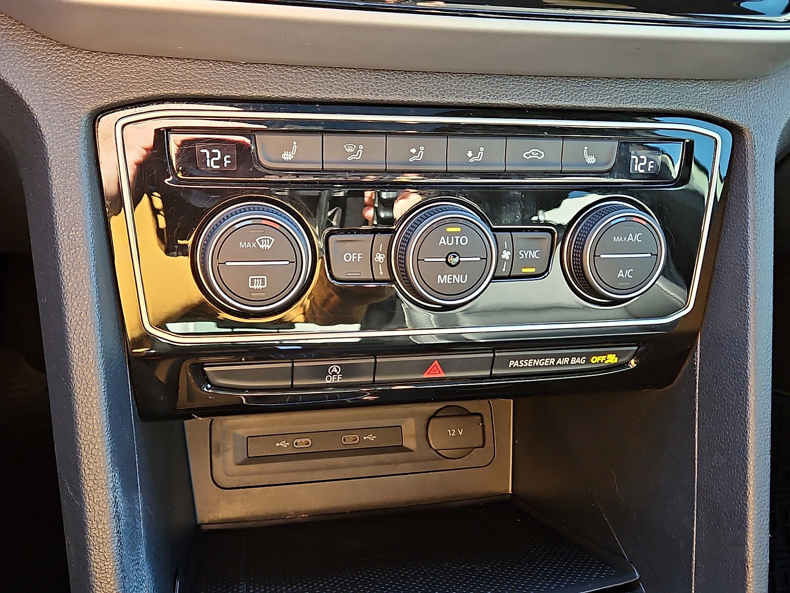 Certified 2022 Volkswagen Atlas Cross Sport SEL R-Line w/ Cross Sport MDO Package image 15