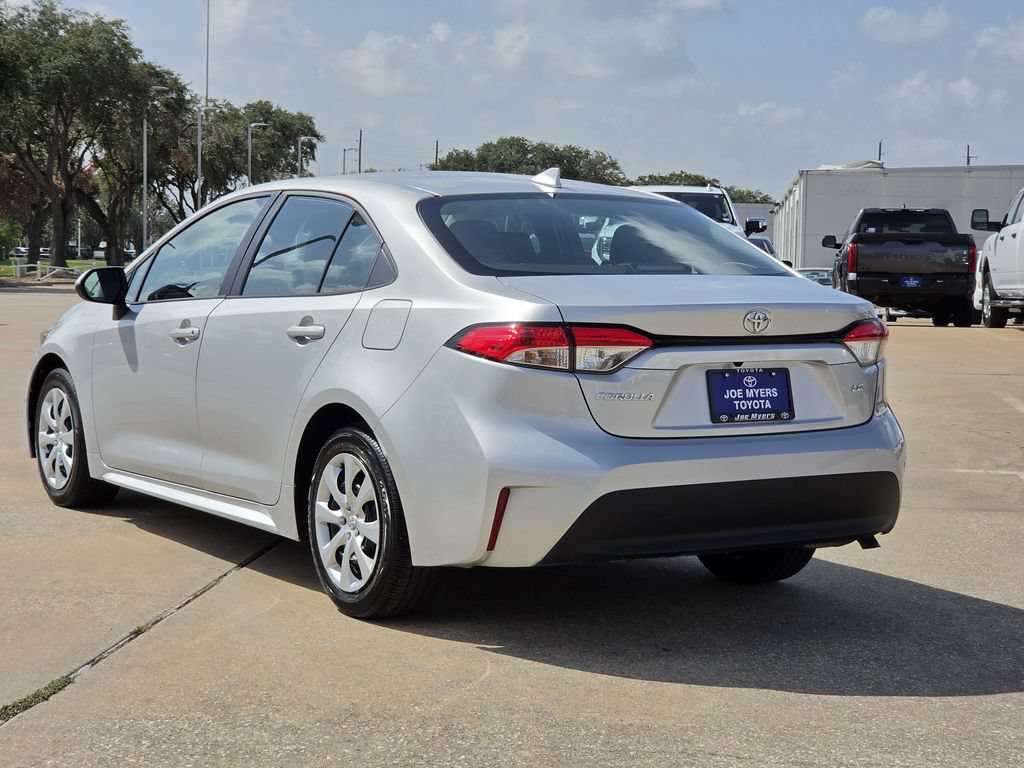 Used 2025 Toyota Corolla LE FWD image 7