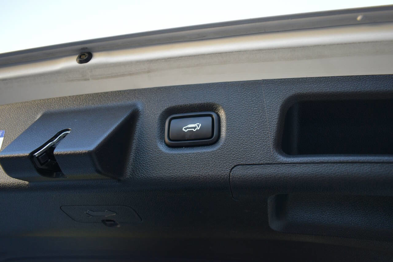 Used 2023 Hyundai Santa Fe SEL image 11