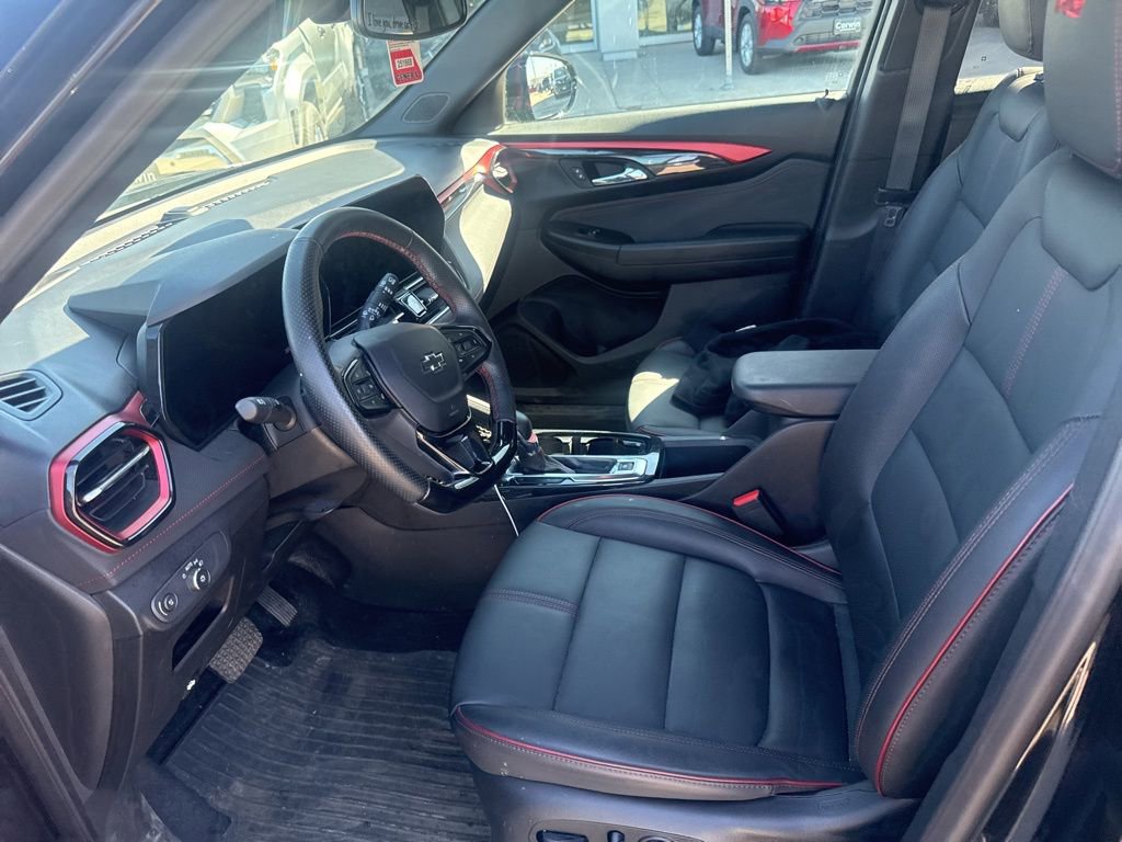 Used 2024 Chevrolet TrailBlazer RS w/ Convenience Package AWD/4WD image 12