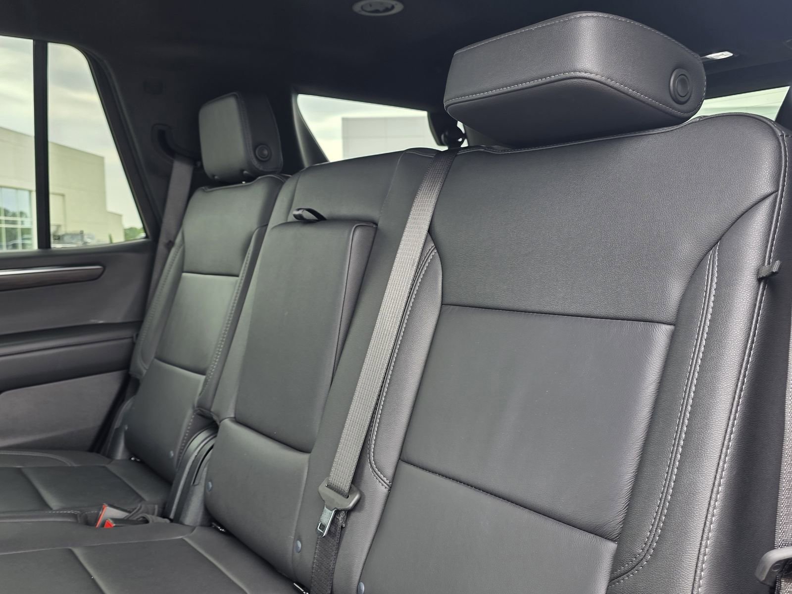 Used 2025 Chevrolet Tahoe Z71 AWD/4WD image 25