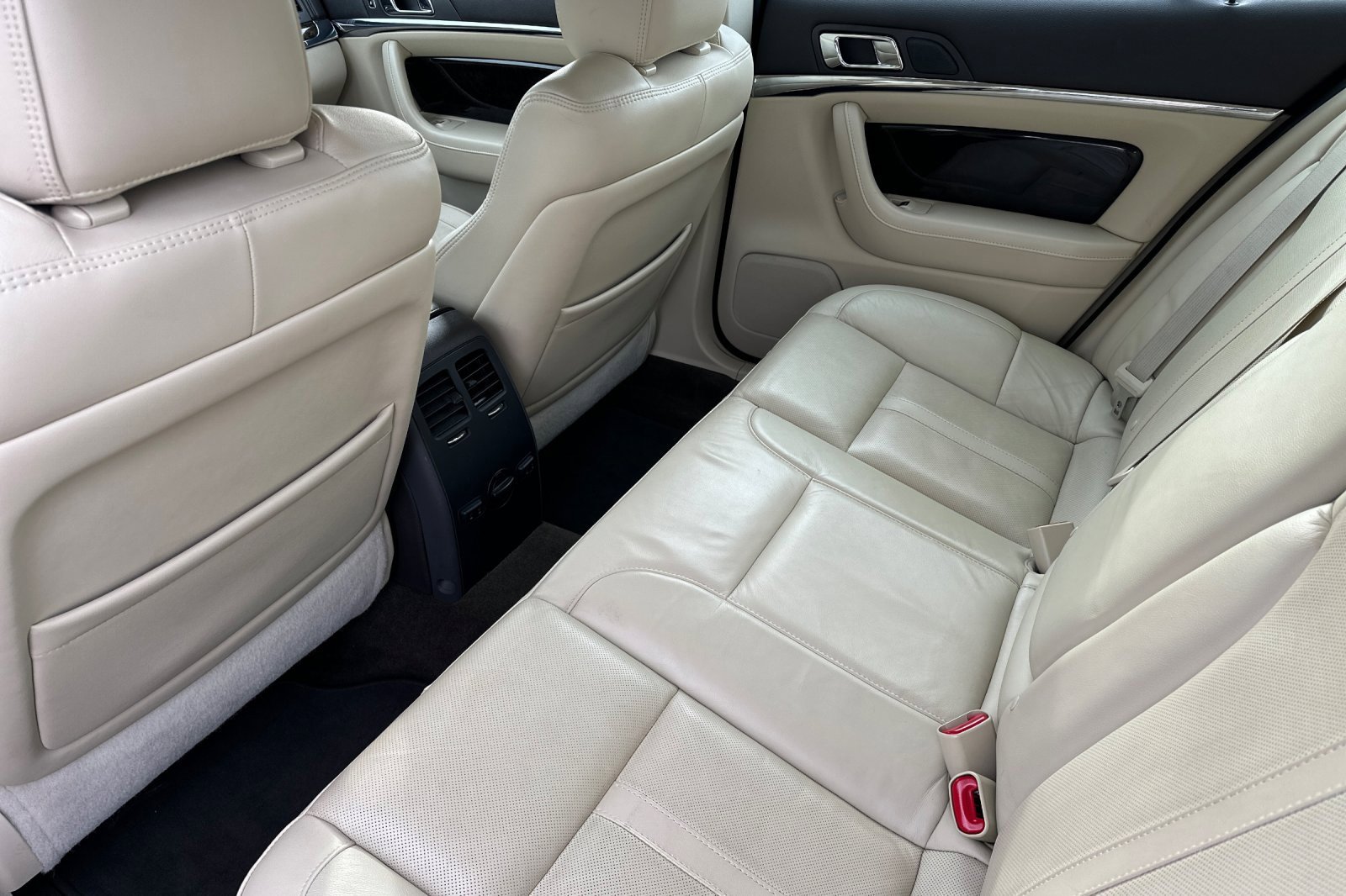 Used 2014 Lincoln MKS w/ Equipment Group 101A image 13