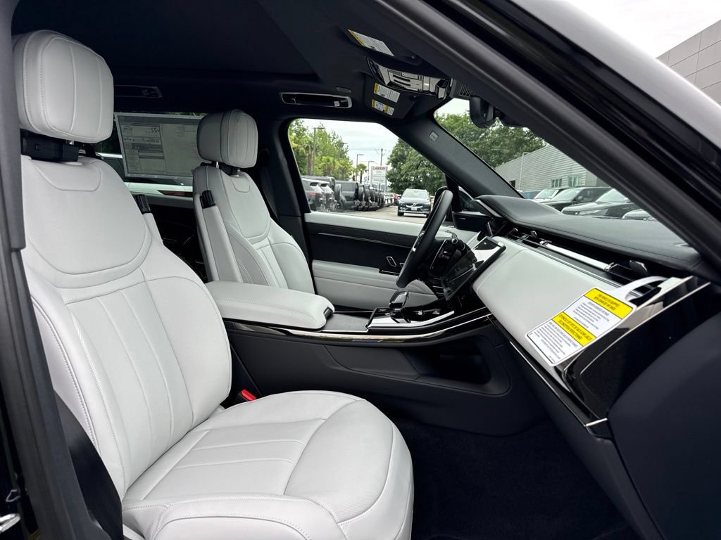 New 2026 Land Rover Range Rover Sport SE AWD/4WD image 17